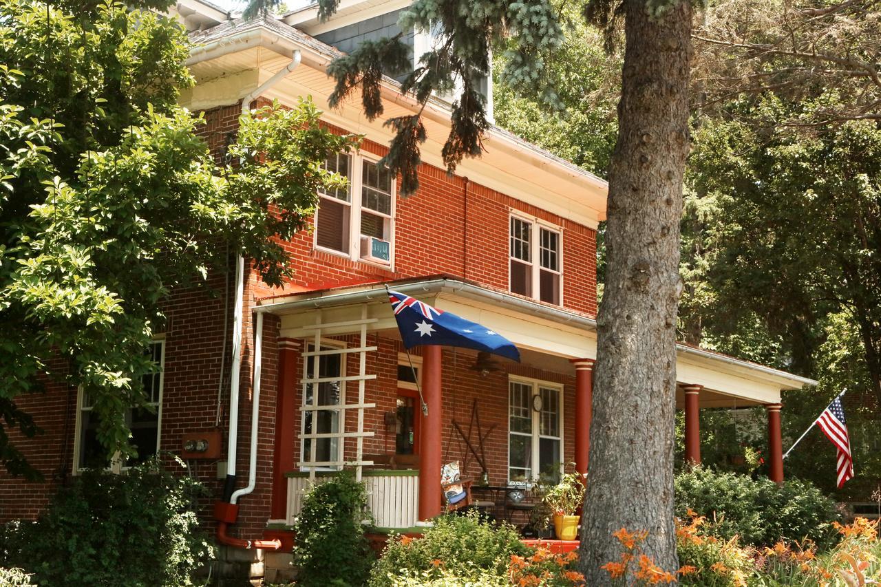 The Australian Walkabout Inn Bed & Breakfast Philadelphia Exterior photo